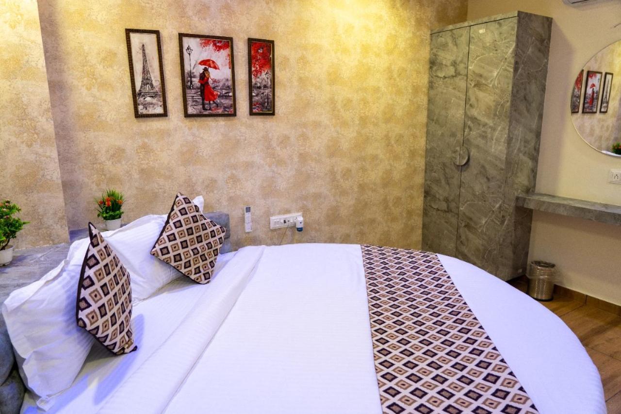 Hotel Lee Grand Ānand Екстериор снимка